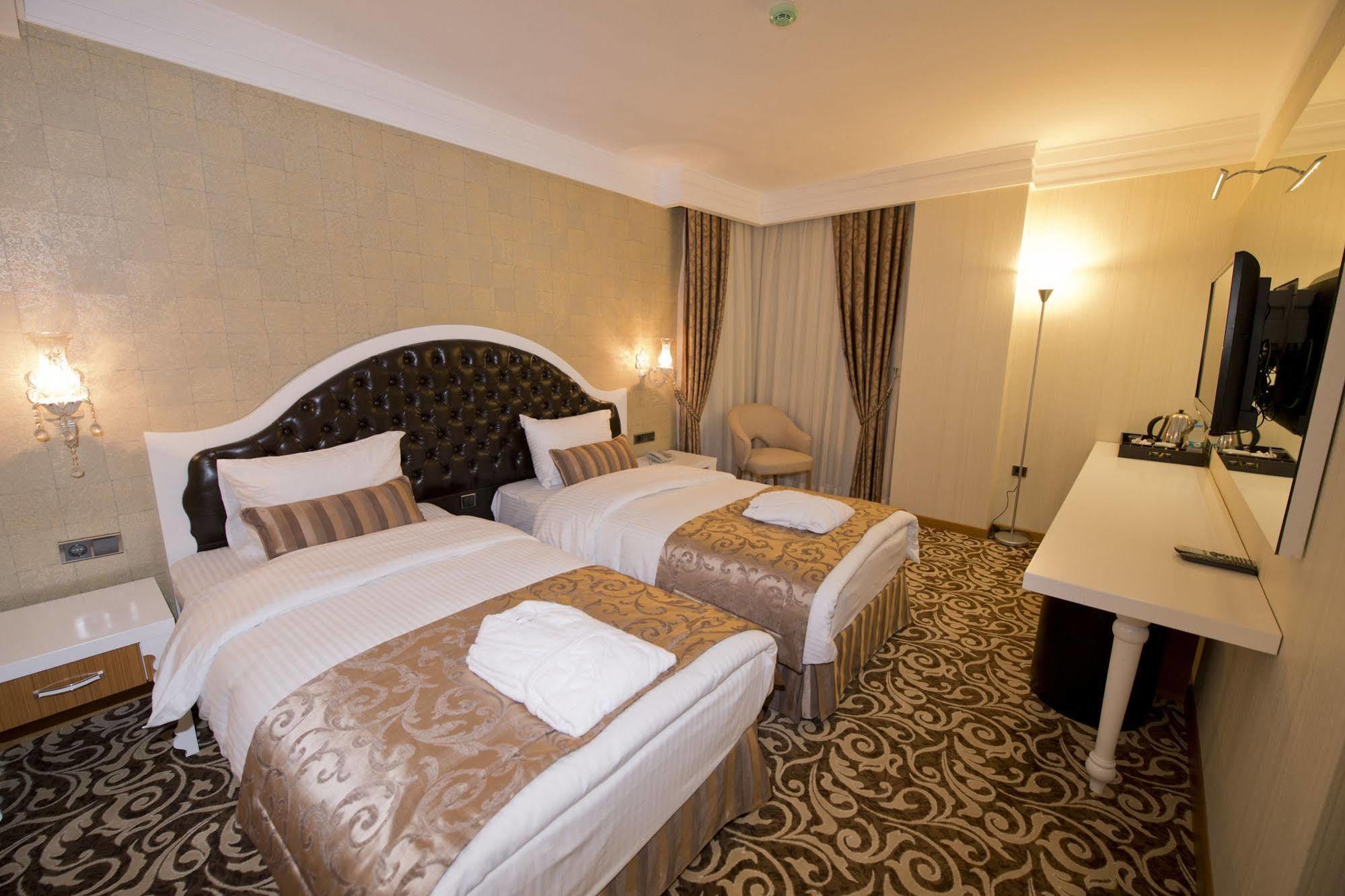 Golden Deluxe Hotel アダナ エクステリア 写真