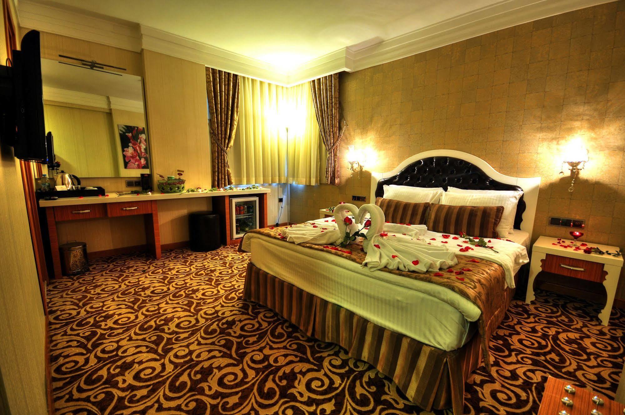 Golden Deluxe Hotel アダナ エクステリア 写真